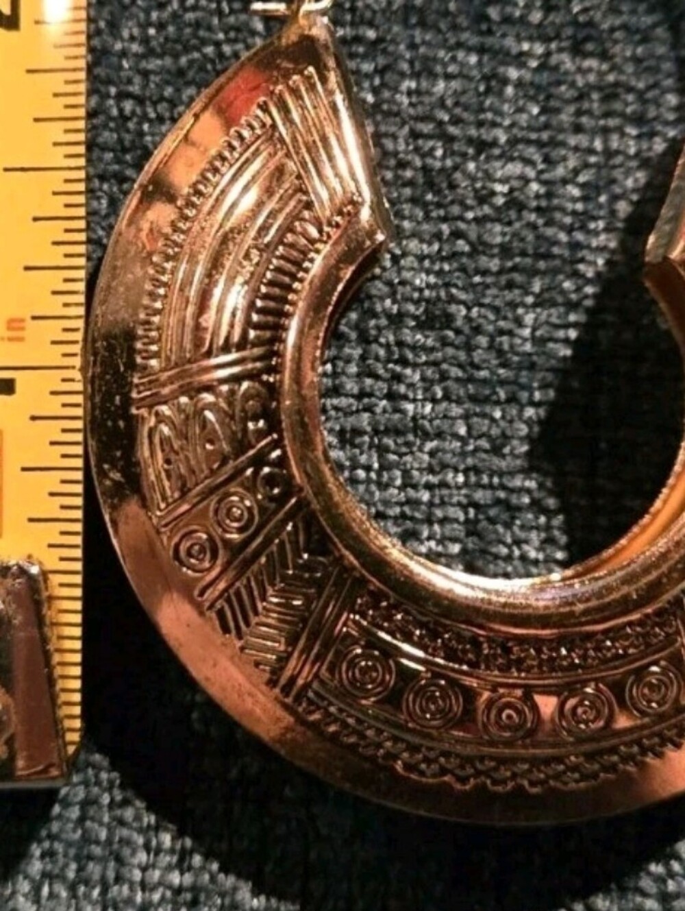 Gold Engraved Crescent Hoop Earrings - Women Jewelry - Picture 5 of 6